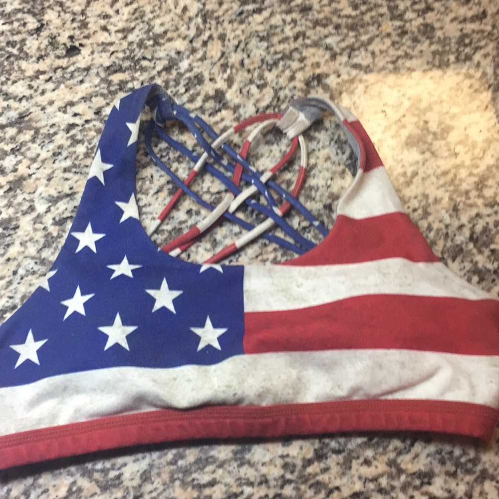 Born Primitive American flag sports bra🇺🇸